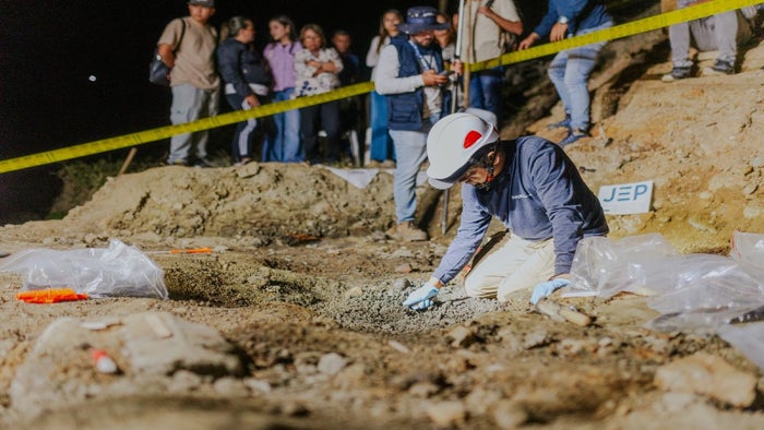 Hallazgo estructuras óseas en la Escombrera, comuna 13 de Medellín