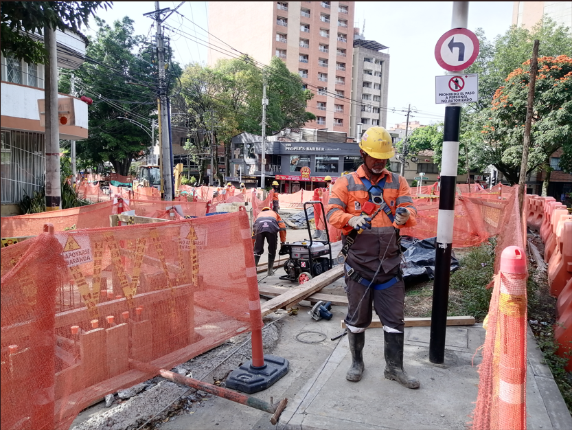 Nuevos cierres viales en Calasanz por obras de energía del Metro de la 80