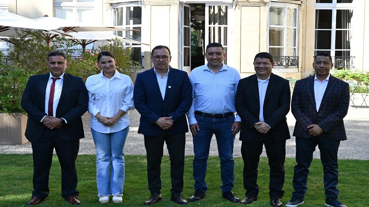 Tras el avance de Puerto Antioquia, alcalde de Apartadó busca alianzas en Francia con más de 100 organizaciones internacionales para impulsar el desarrollo del Urabá.