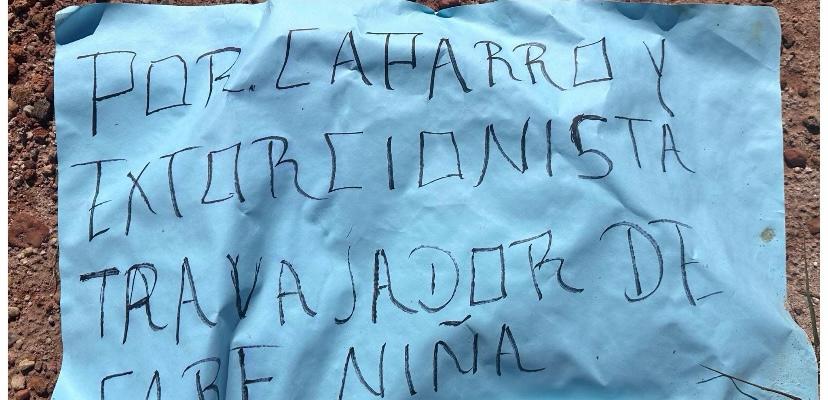 Hallan cuerpo torturado en El Bagre con cartel que lo señalaba como “Caparro y extorsionista”