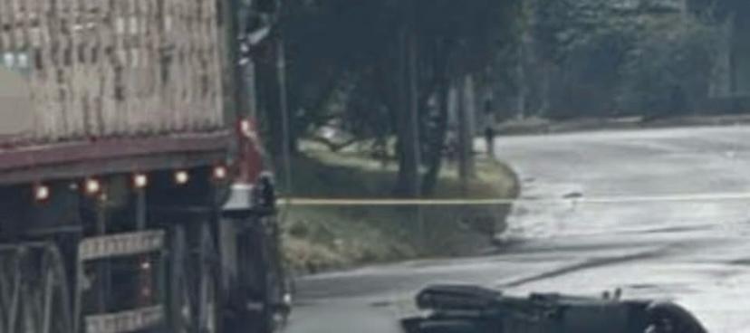 Siniestro en Sabaneta: madre muere y su hija resulta herida en choque con tractomula