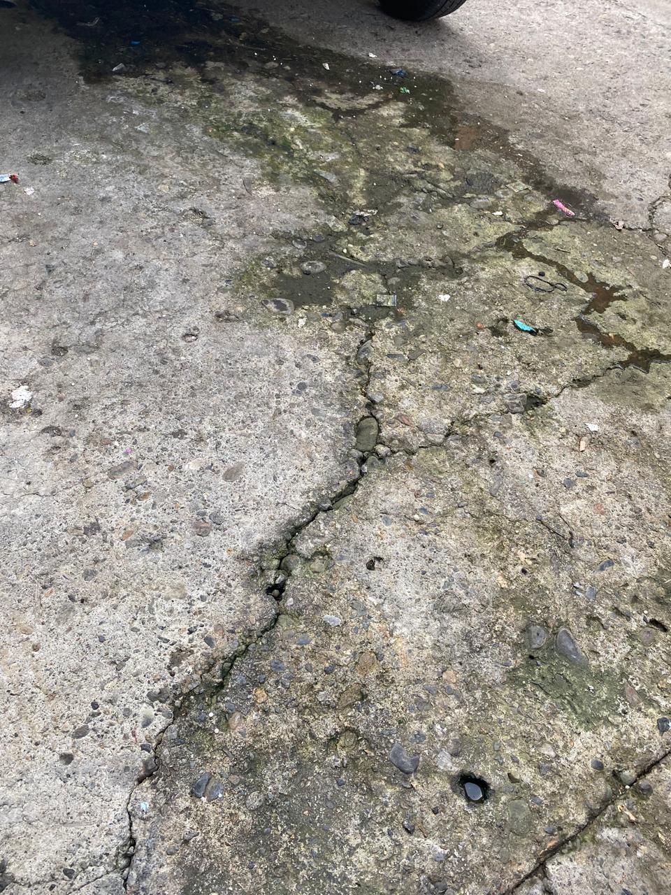 Denuncian contaminación por aguas negras en Aranjuez: dueño de edificación no responde