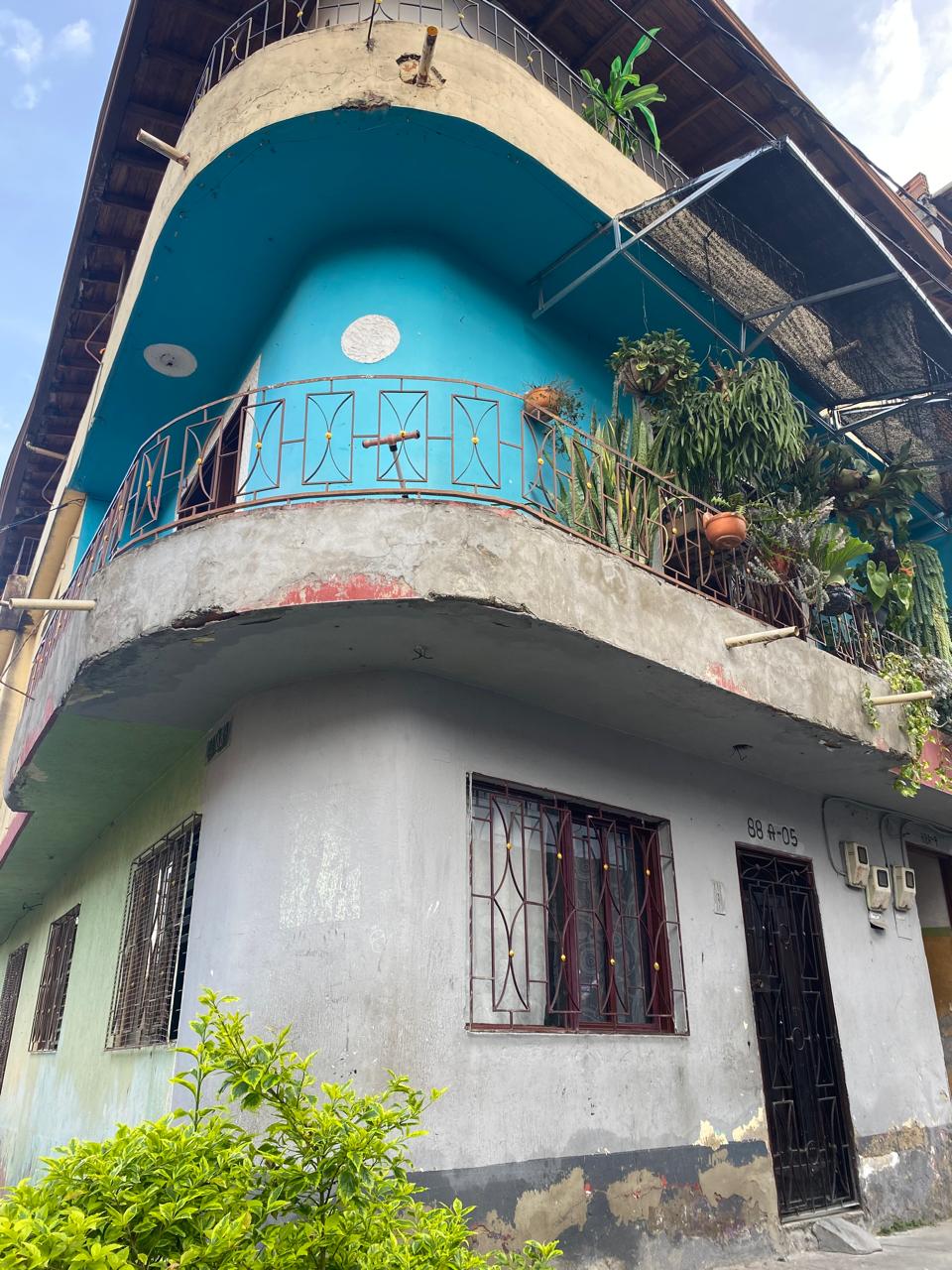 Denuncian contaminación por aguas negras en Aranjuez: dueño de edificación no responde