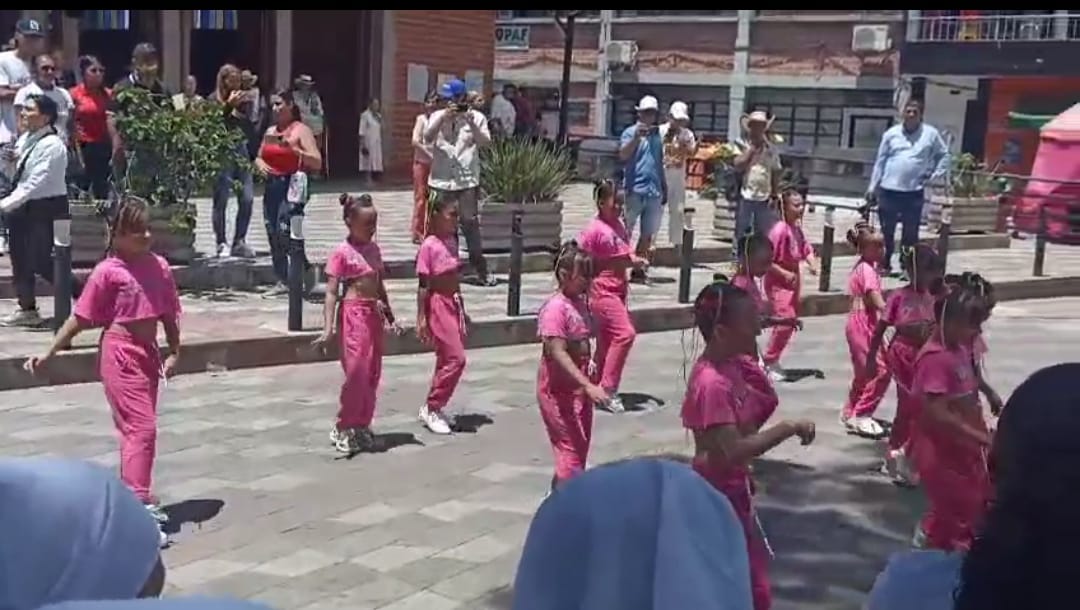 Feria de emprendimiento en Maceo