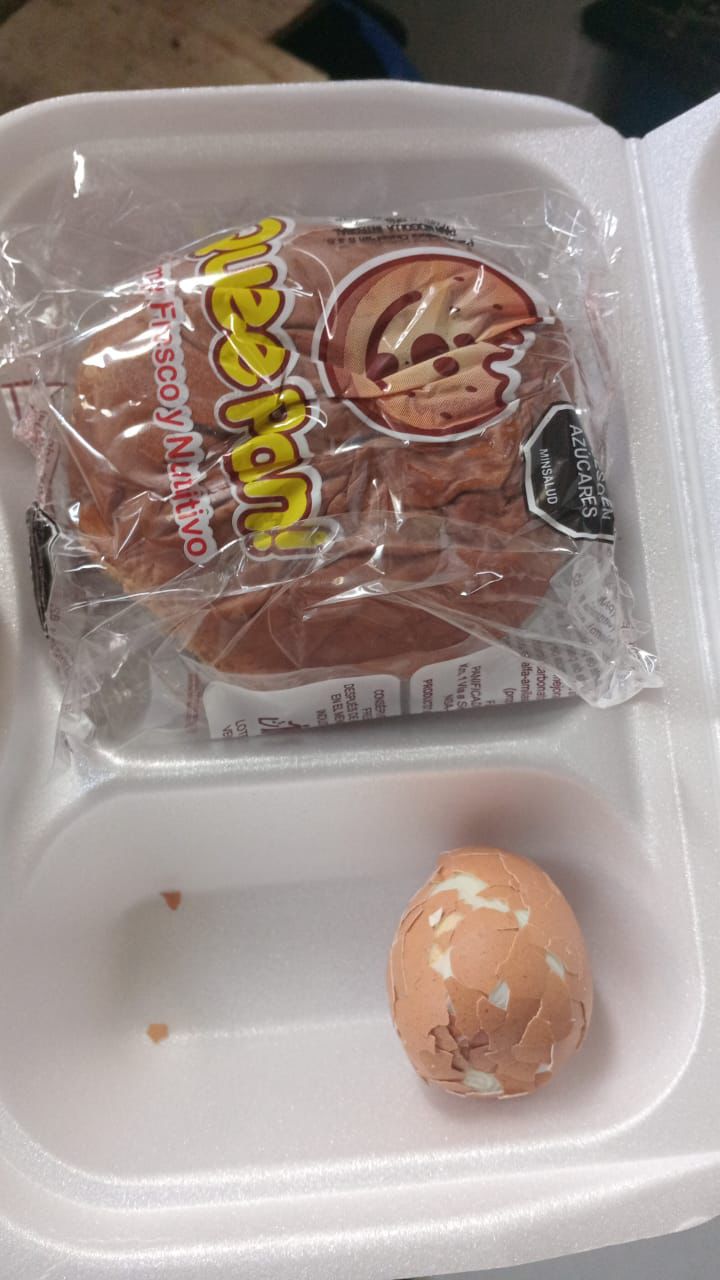 Por comida en descomposición, agua con gusanos y almuerzos servidos en la noche, reclusos de El Pedregal se declaran en huelga de hambre