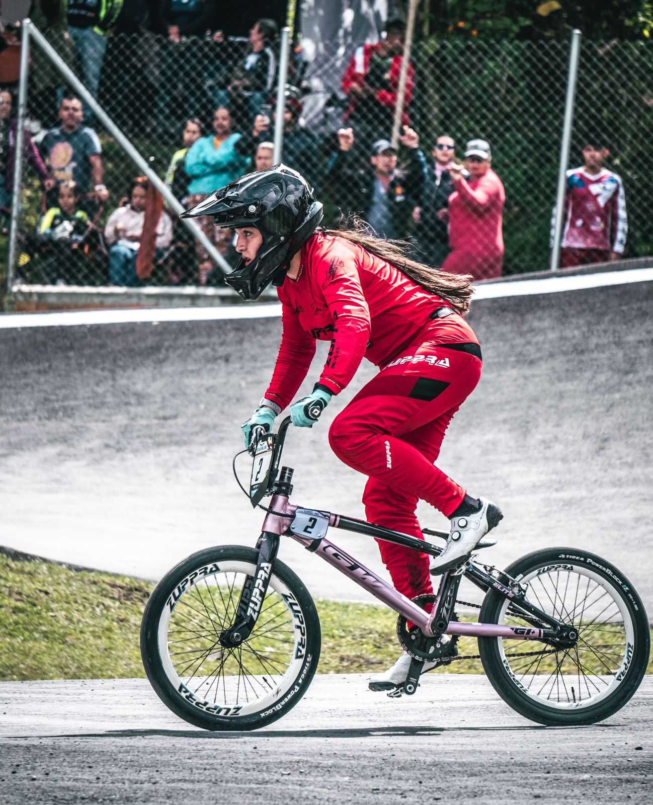 Valentina Jiménez, la campeona paisa que pedalea con el corazón de su madre: el motor invisible detrás del oro mundial