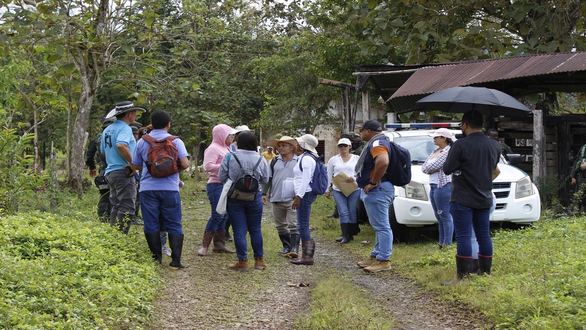 Defensores de víctimas del conflicto armado aseguran que al ritmo que va, Colombia podría tardar más de un siglo en cumplir con meta de restitución de tierras
