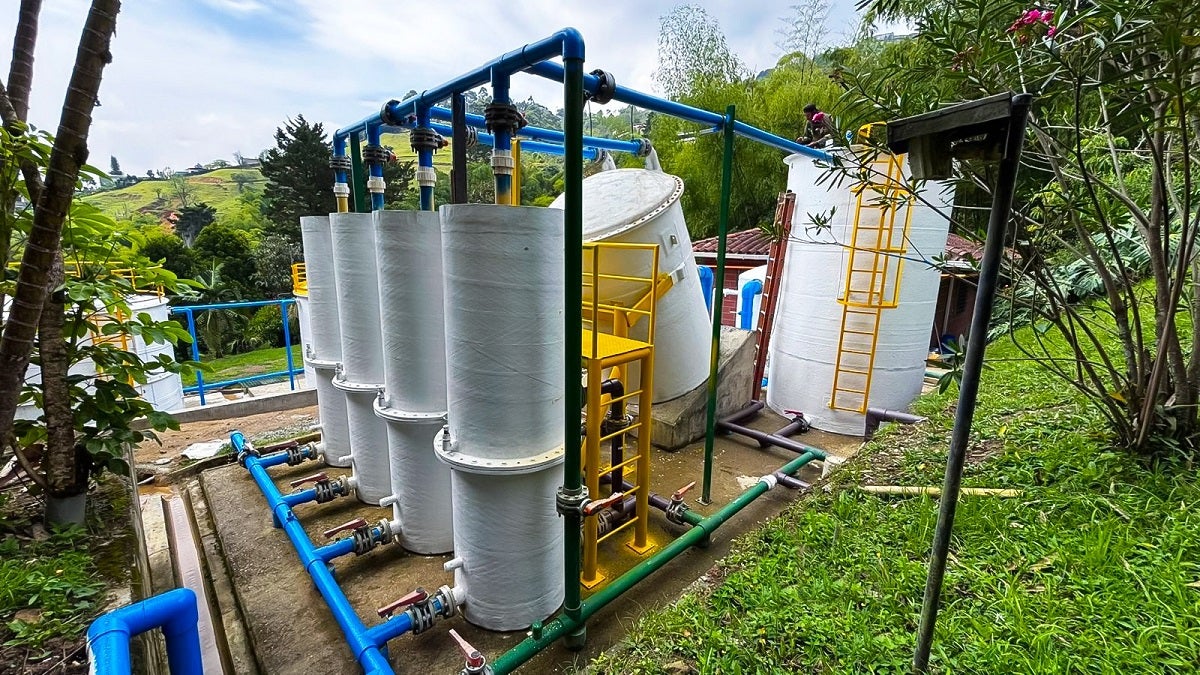 Tanque de almacenamiento en Altavista, Medellín