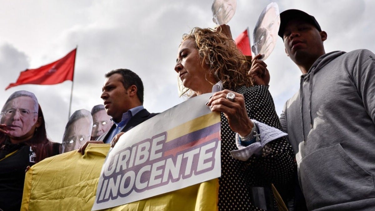 Imagen de archivo. Gran Marcha Nacional convocada por el Centro Democrático en defensa de la democracia y el expresidente Álvaro Uribe
