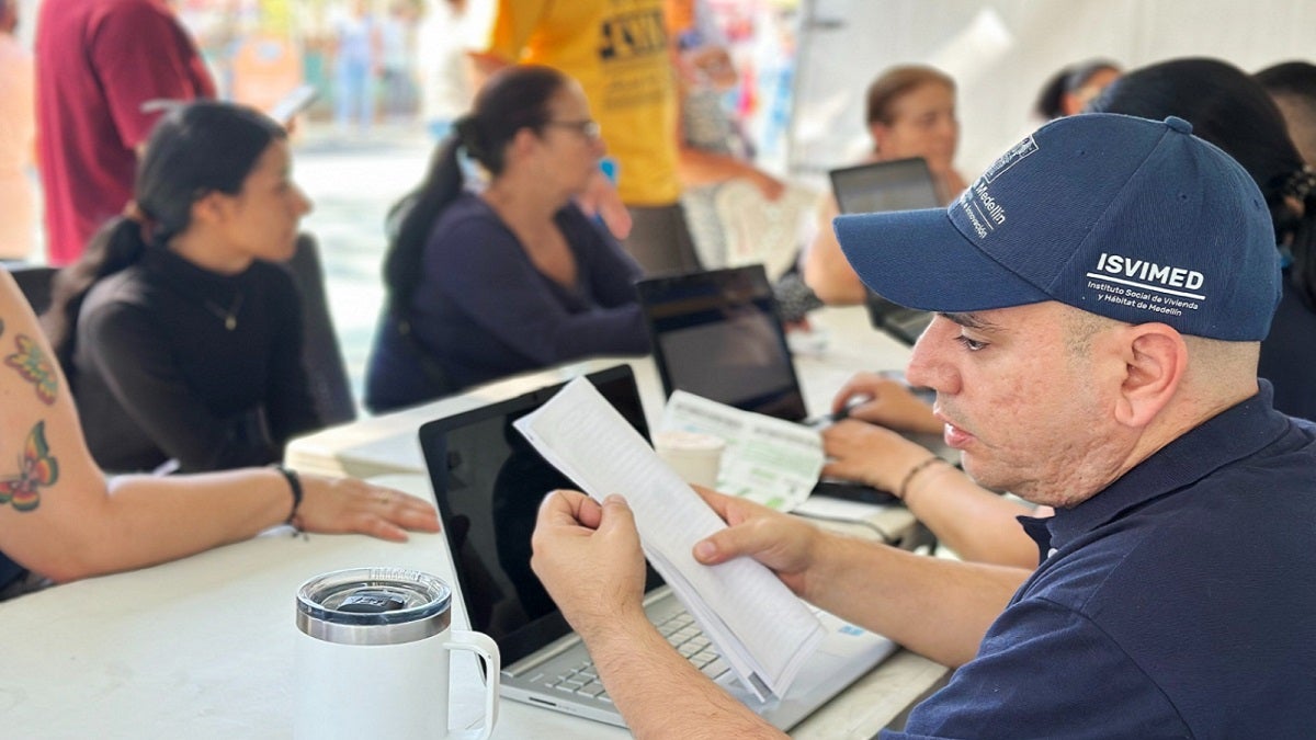 Jornada para orientar sobre el proceso para tener casa propia en Medellín