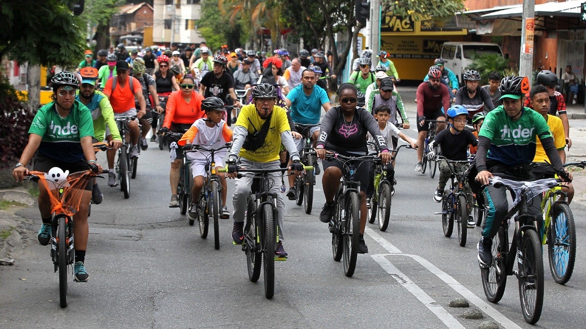 Ciclopaseo en Santa Elena, Medellín