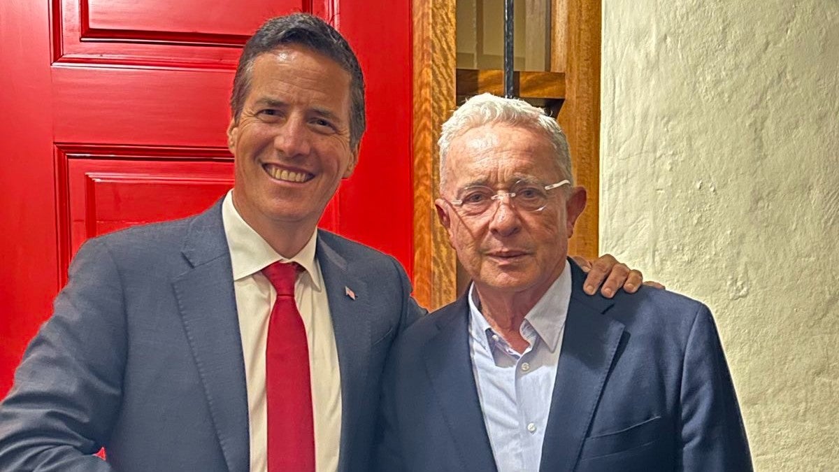 Encuentro entre Álvaro Uribe y Bernardo Moreno