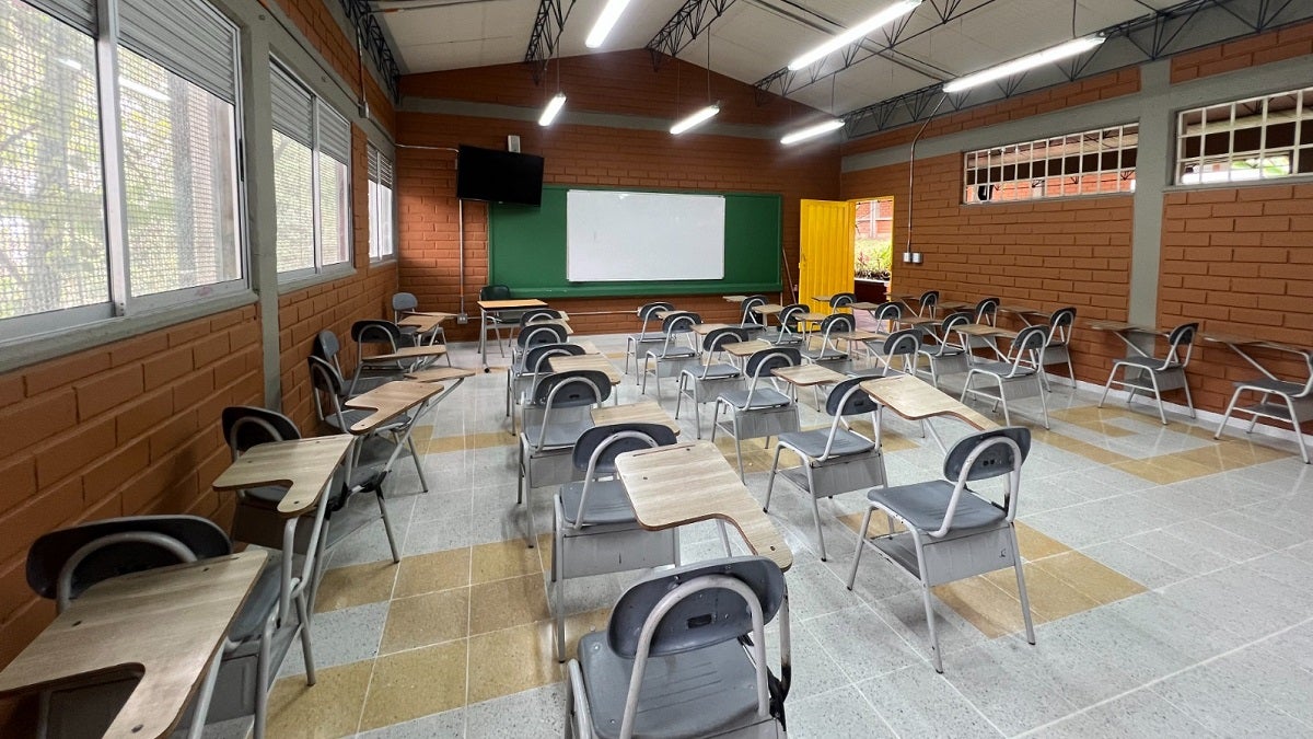 Mejoramiento a instituciones educativas oficiales de Medellín