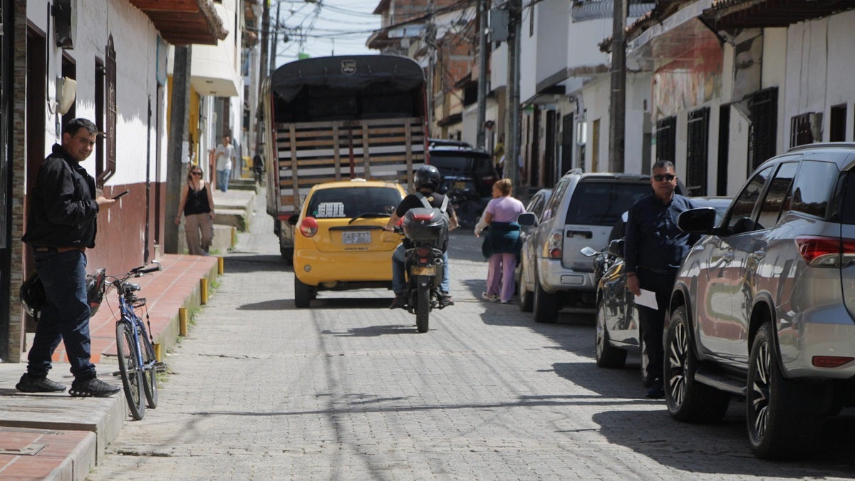 Pavimentación en vías de La Ceja, Antioquia