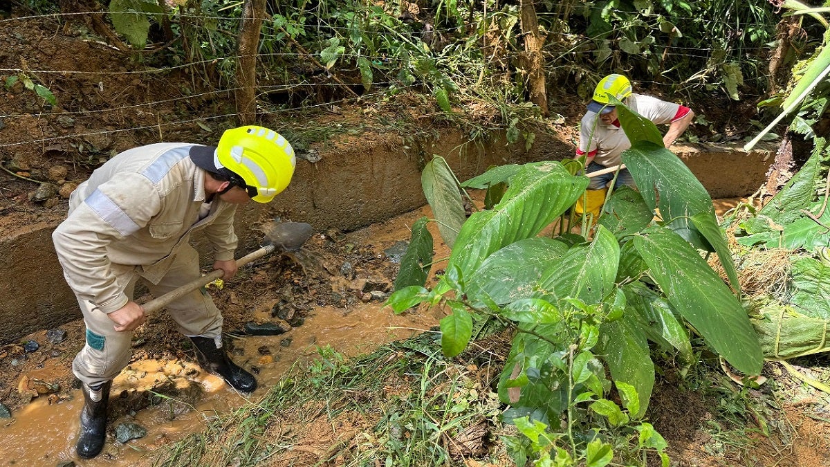 Acciones en quebradas, zonas verdes y puntos críticos de residuos en Medellín
