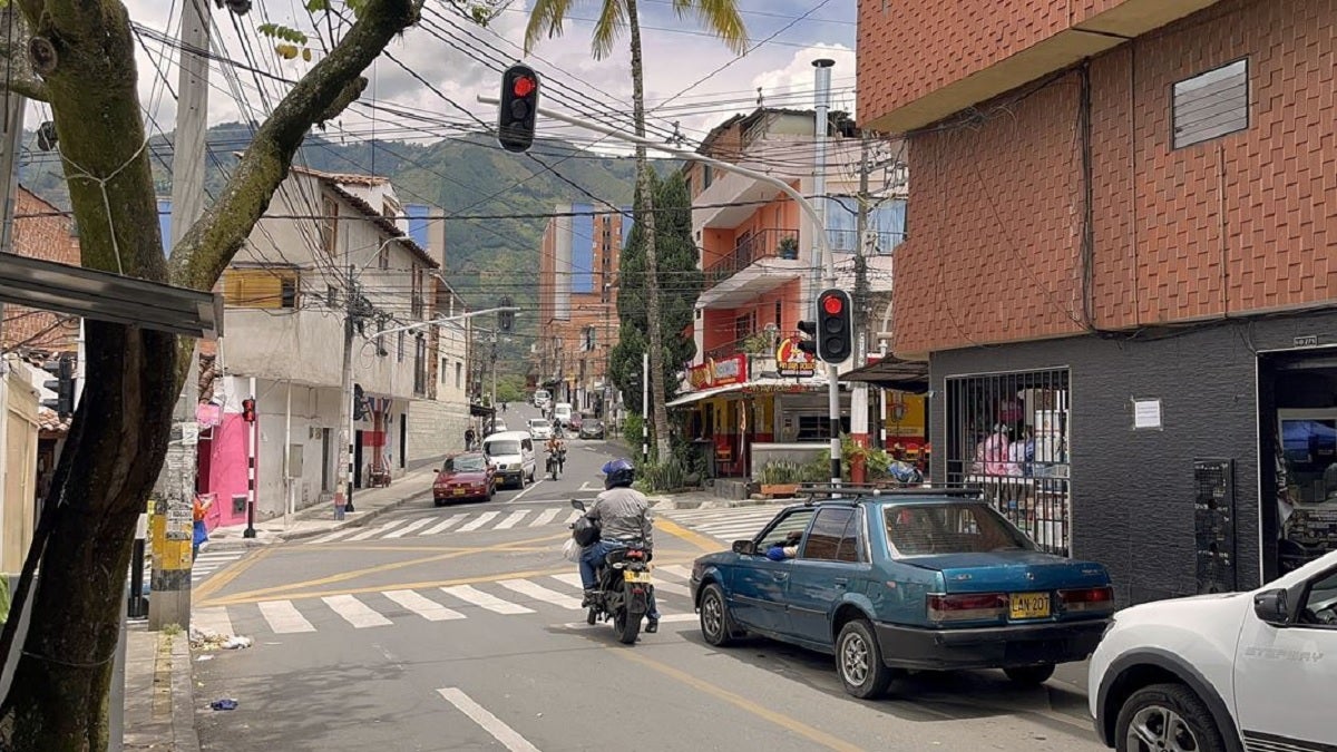 Bello amplía red semafórica