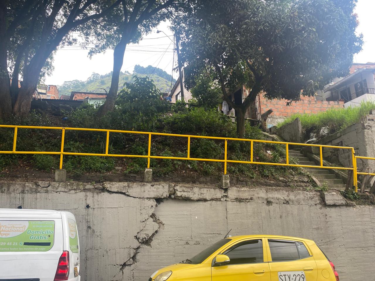 Emergencia sanitaria y estructural en el barrio Mirador del Doce de Octubre: comunidad exige atención urgente