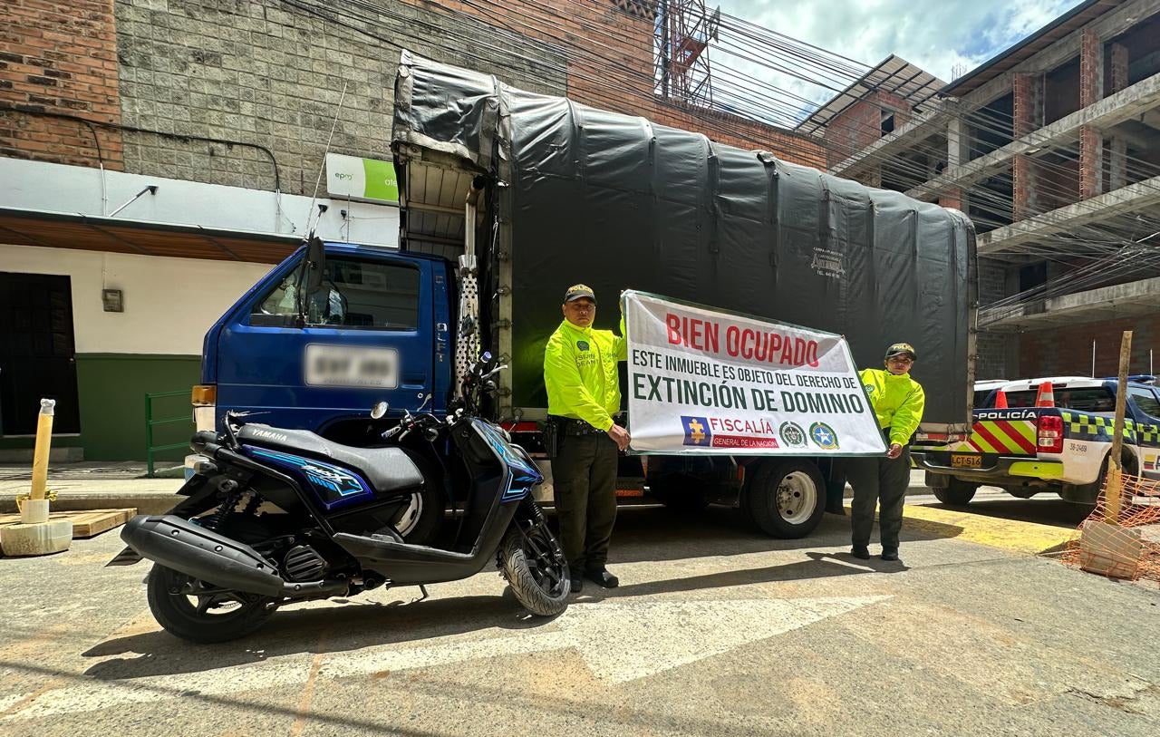 Extinción de dominio a “Los Jhonny” en Antioquia: incautan casas, vehículos y empresas por $4.000 millones