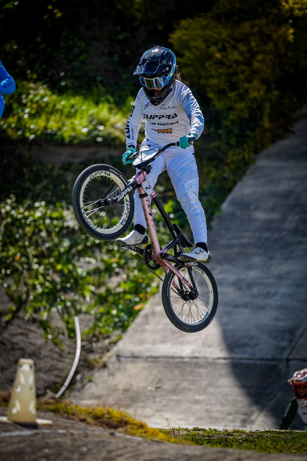Valentina Jiménez, la campeona paisa de BMX que pedalea con el corazón de su madre: el motor invisible que impulsó el oro mundial