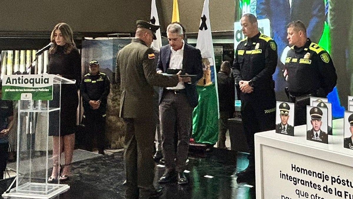 Homenaje a Policías en Antioquia