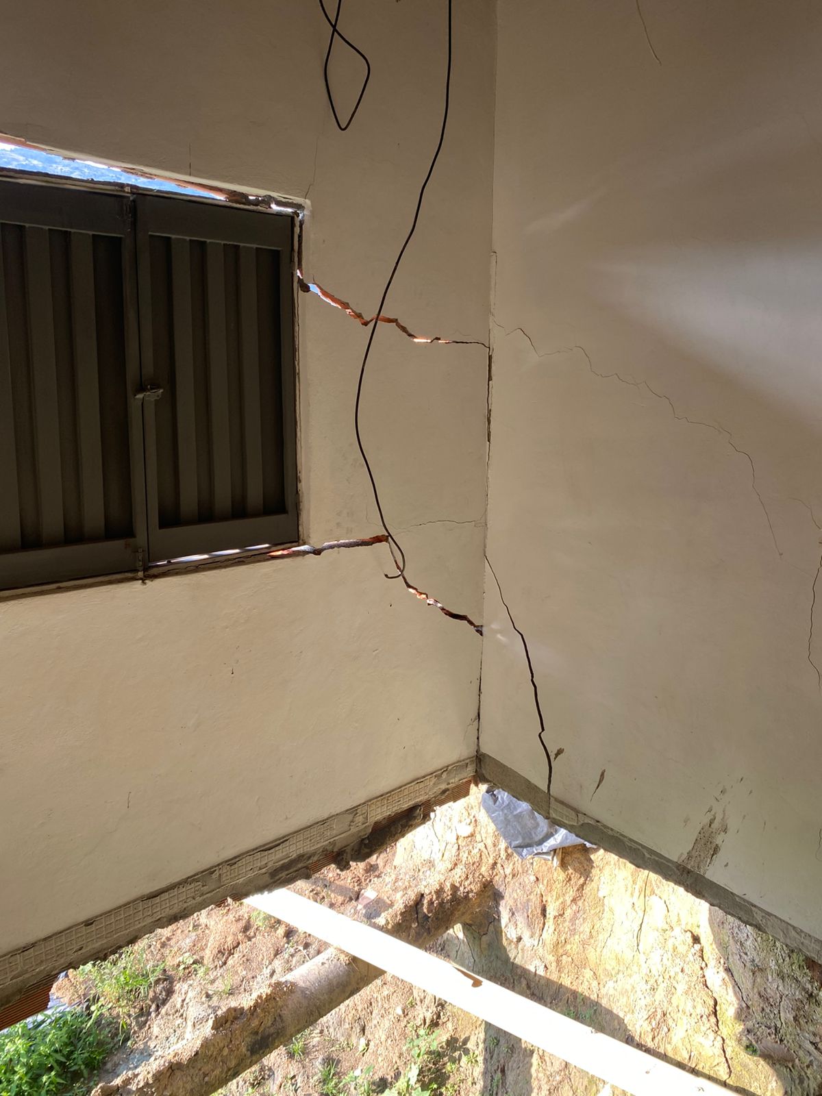 [FOTOS] Las casas en el aire de Barbosa: 15 propietarios no encuentran una respuesta de la alcaldía frente a una posible tragedia