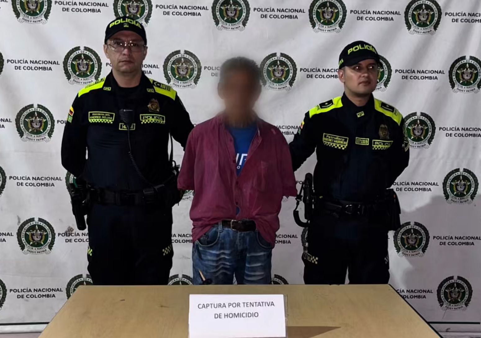 Adulto mayor de 65 años sería quien le roció gasolina y quemó una mujer en Medellín