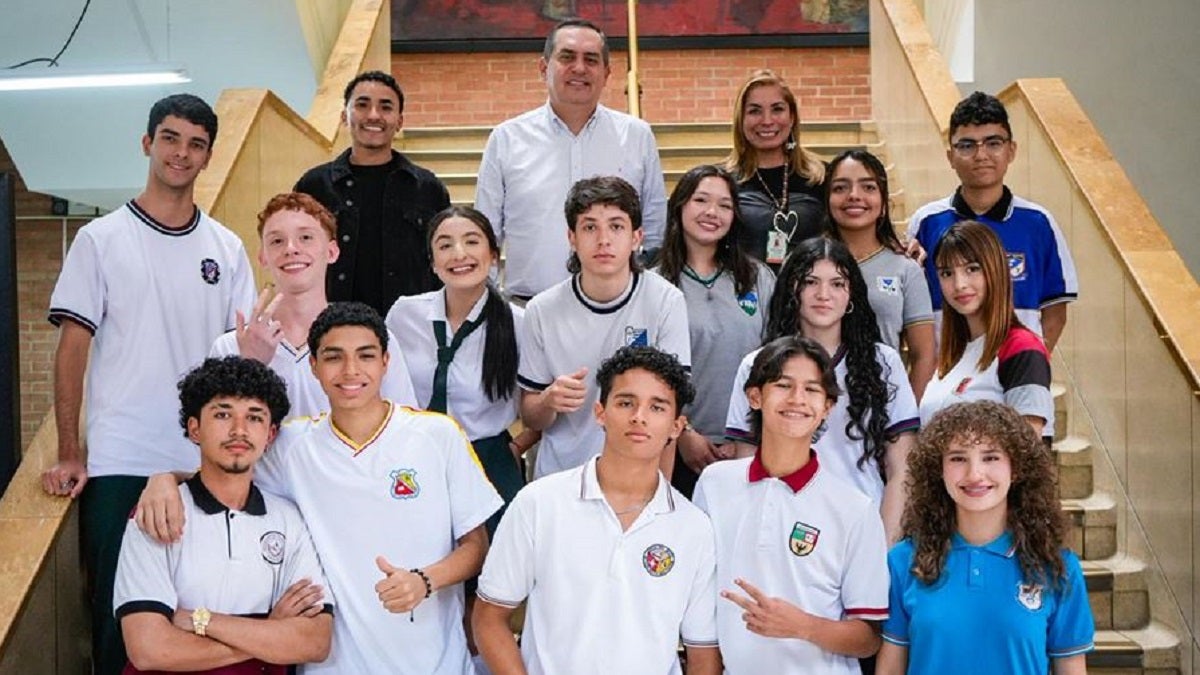 Estudiantes de Envigado que viajarán de intercambio a Canadá