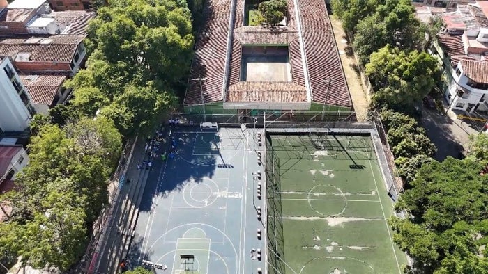 Intervención espacios en colegios de Medellín