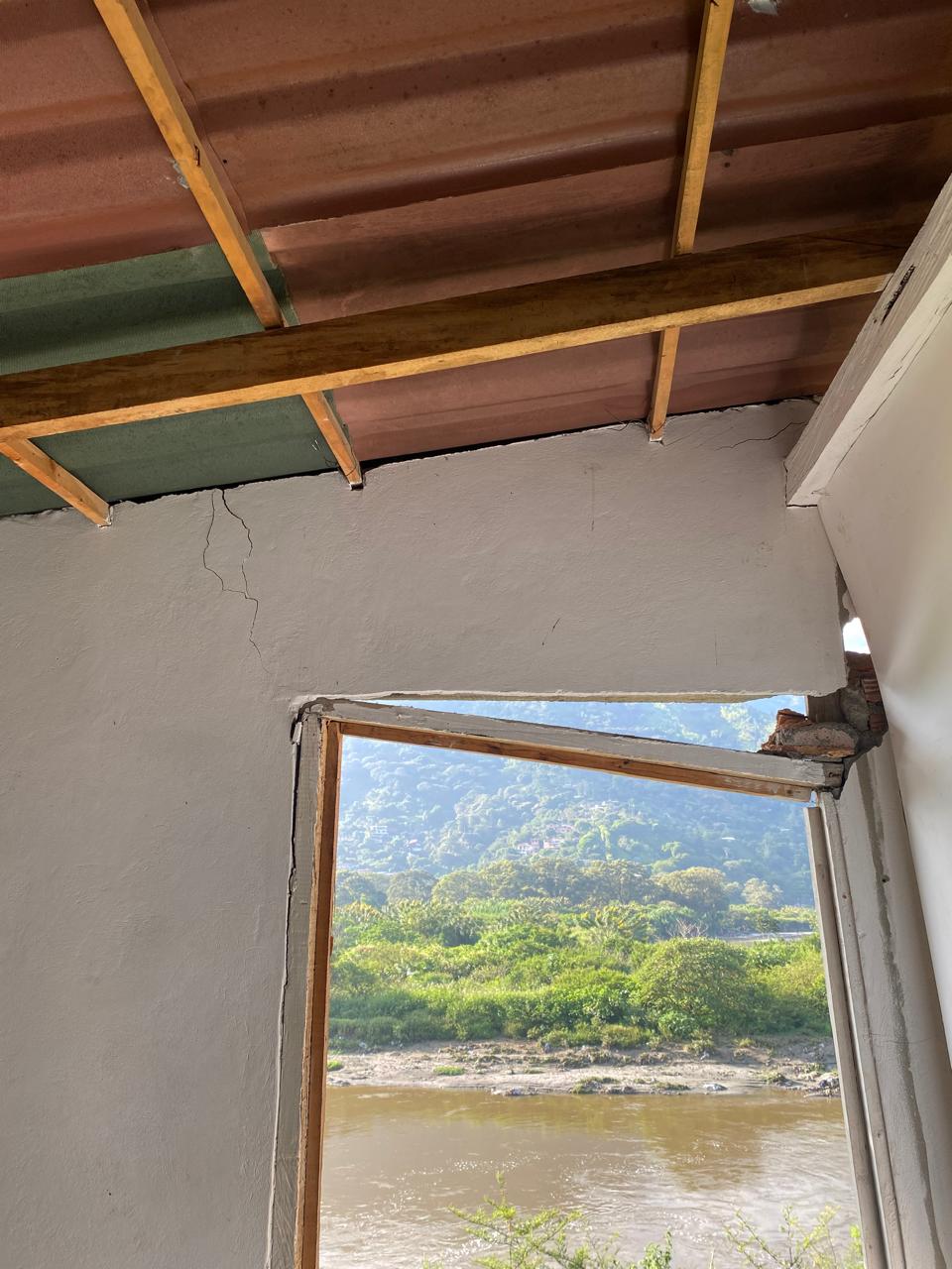 [FOTOS] Las casas en el aire de Barbosa: 15 propietarios no encuentran una respuesta de la alcaldía frente a una posible tragedia