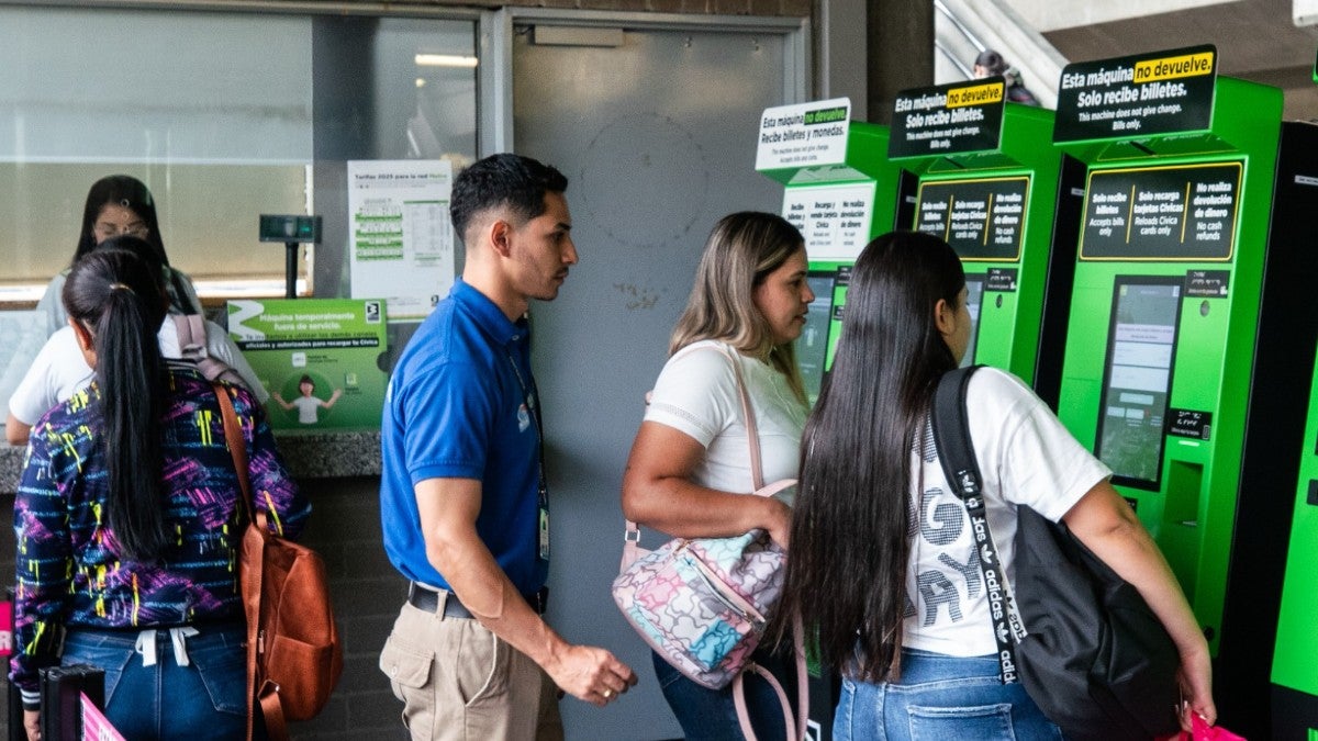 Nuevas máquinas para el pago automático en el Metro de Medellín
