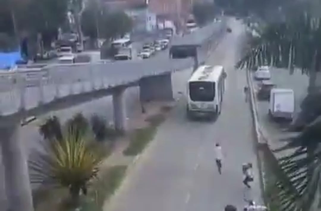 Conductor embistió a un habitante de calle en el centro de Medellín