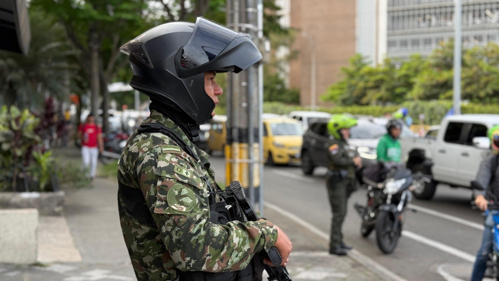 Con 1.022 casos de violencia de género en 2024, Medellín despliega más de 600 policías para Amor y Amistad