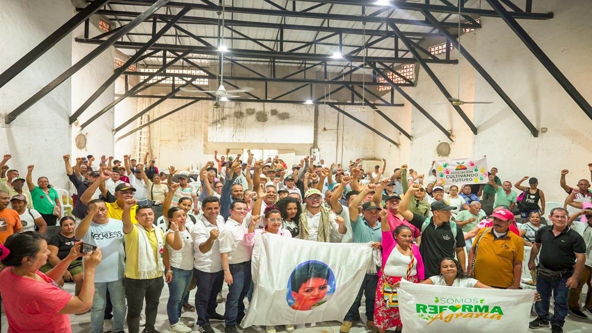 Más de 300 familias recibieron predios que pertenecieron a alias “la Gina” y alias “Manicomio” en el Magdalena Medio