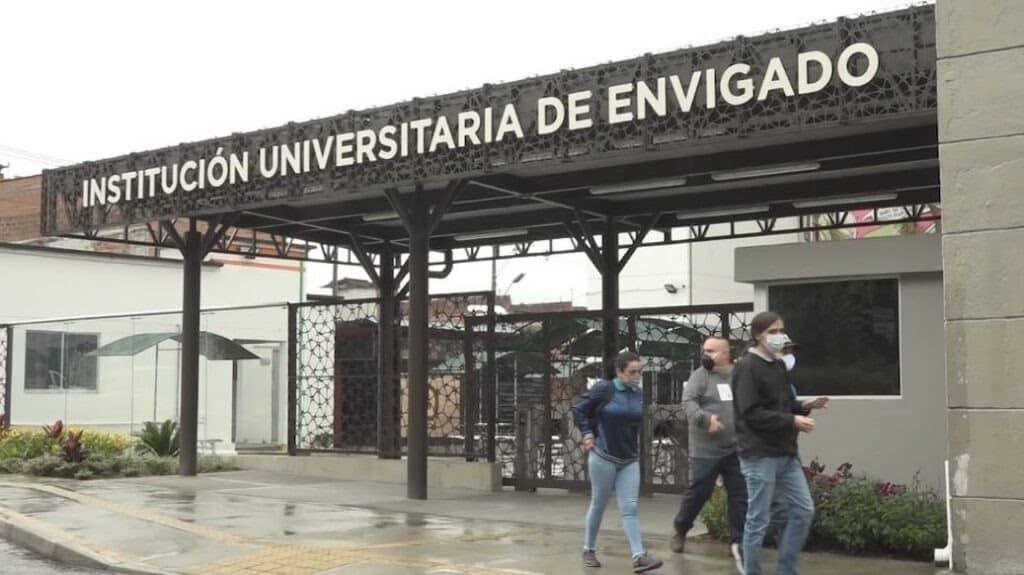 Pliego de cargos contra rectora y tesorera de la IU Envigado por presunta pérdida de más de $4.300 millones en pago irregular