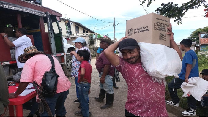 Ayudas humanitarias a desplazados en Briceño, Antioquia