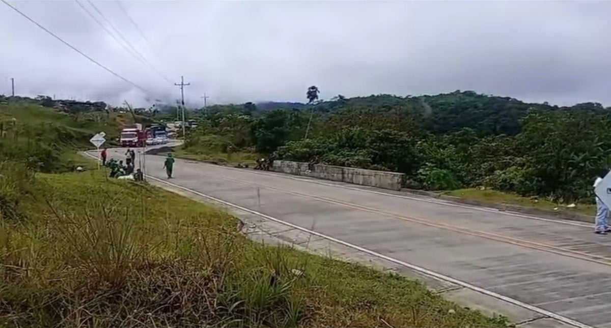 Sigue bloqueo en vía Quibdó Medellín