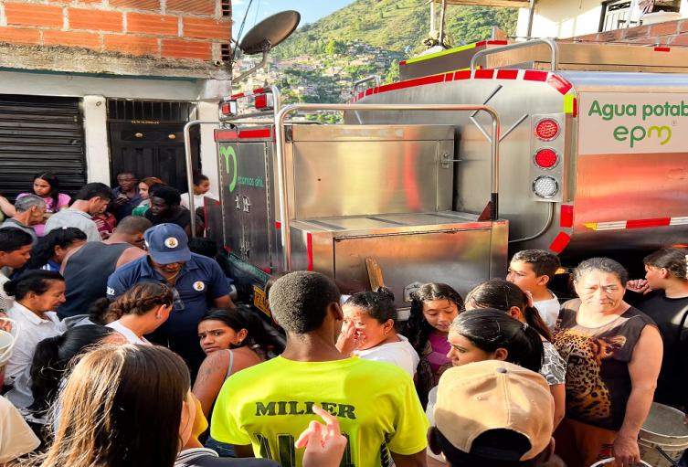 Carrotanques de EPM que suministraran agua en el norte del valle de Aburrá