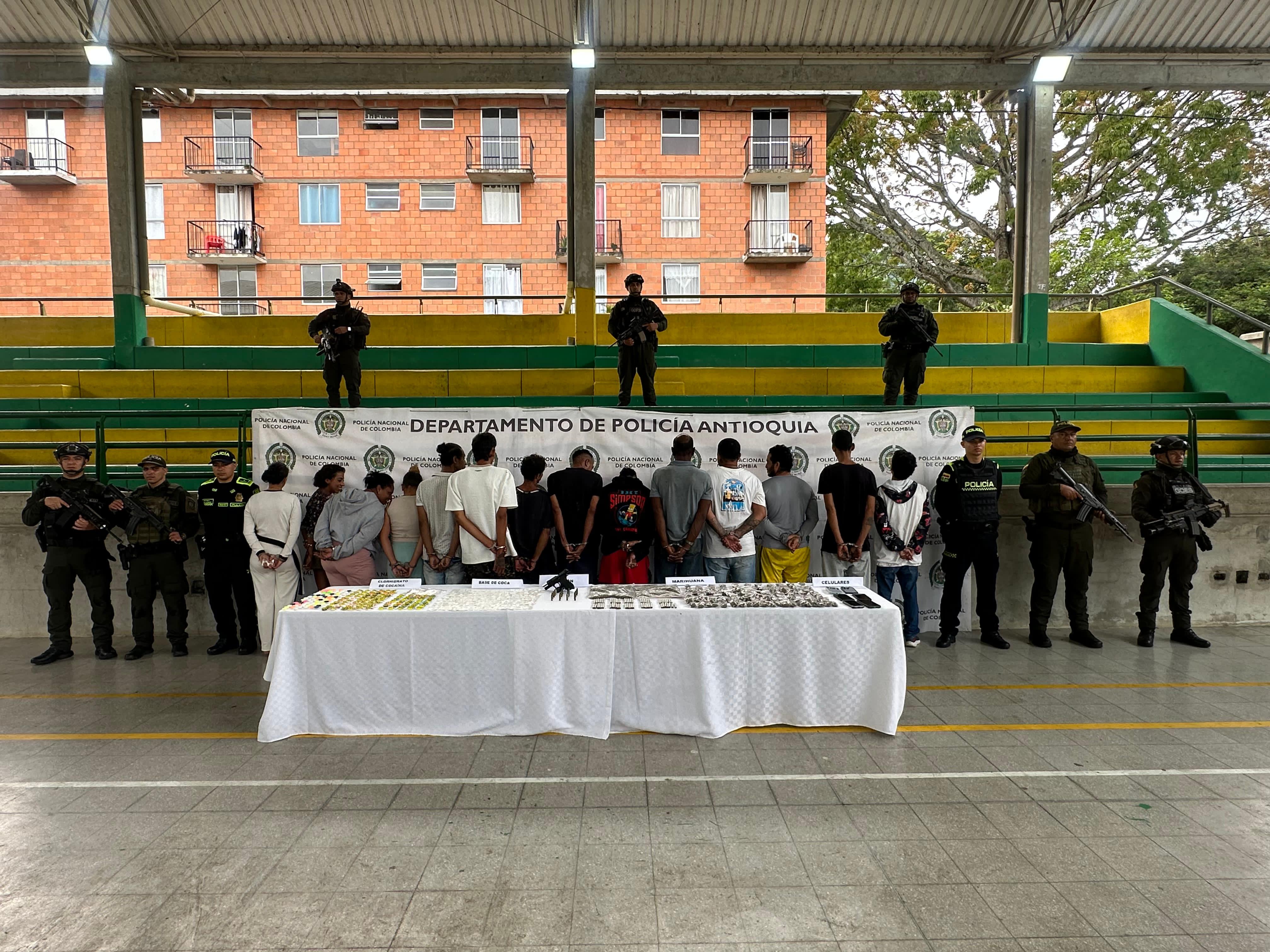 Capturaron a 14 integrantes de Los de Johnny