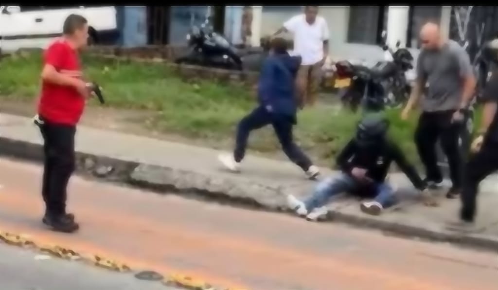 Funcionario del CTI disparó y capturó a fletero en el barrio Guayabal de Medellín