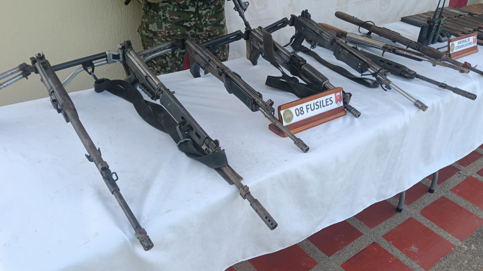 [FOTOS] Combates en Valdivia: Muere un integrante del Clan del Golfo y un soldado resulta herido