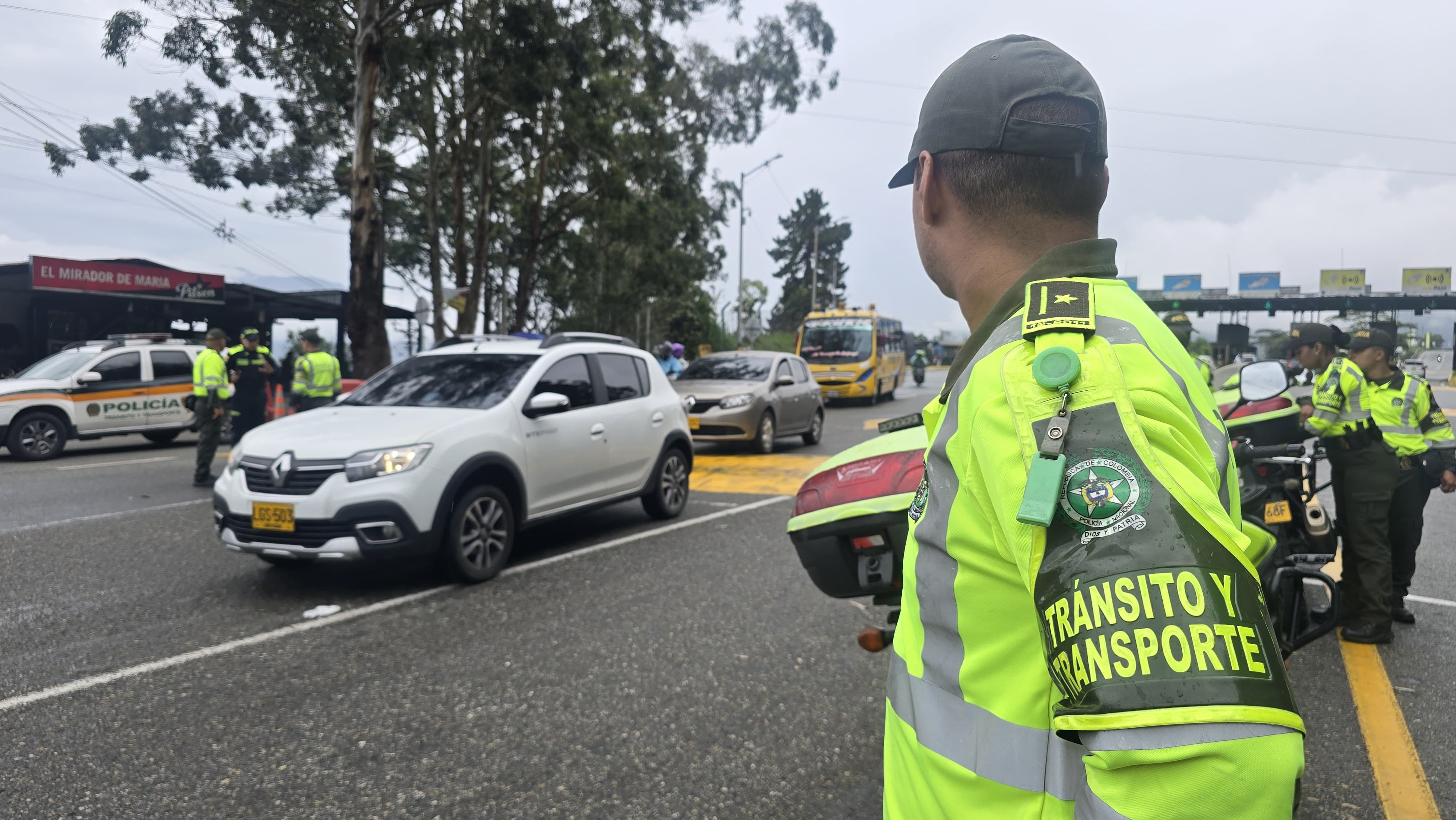 Más de 120 policías refuerzan el plan retorno en el Valle de Aburrá para garantizar la seguridad vial