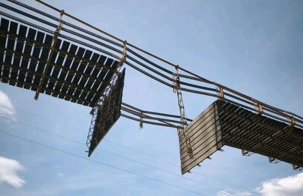 Vehículo cae al colapsar puente colgante en Sopetrán; tres heridos en el Occidente de Antioquia