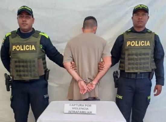 Capturado en Necoclí: atrapan en flagrancia a hombre que agredía a su expareja con golpes e insultos