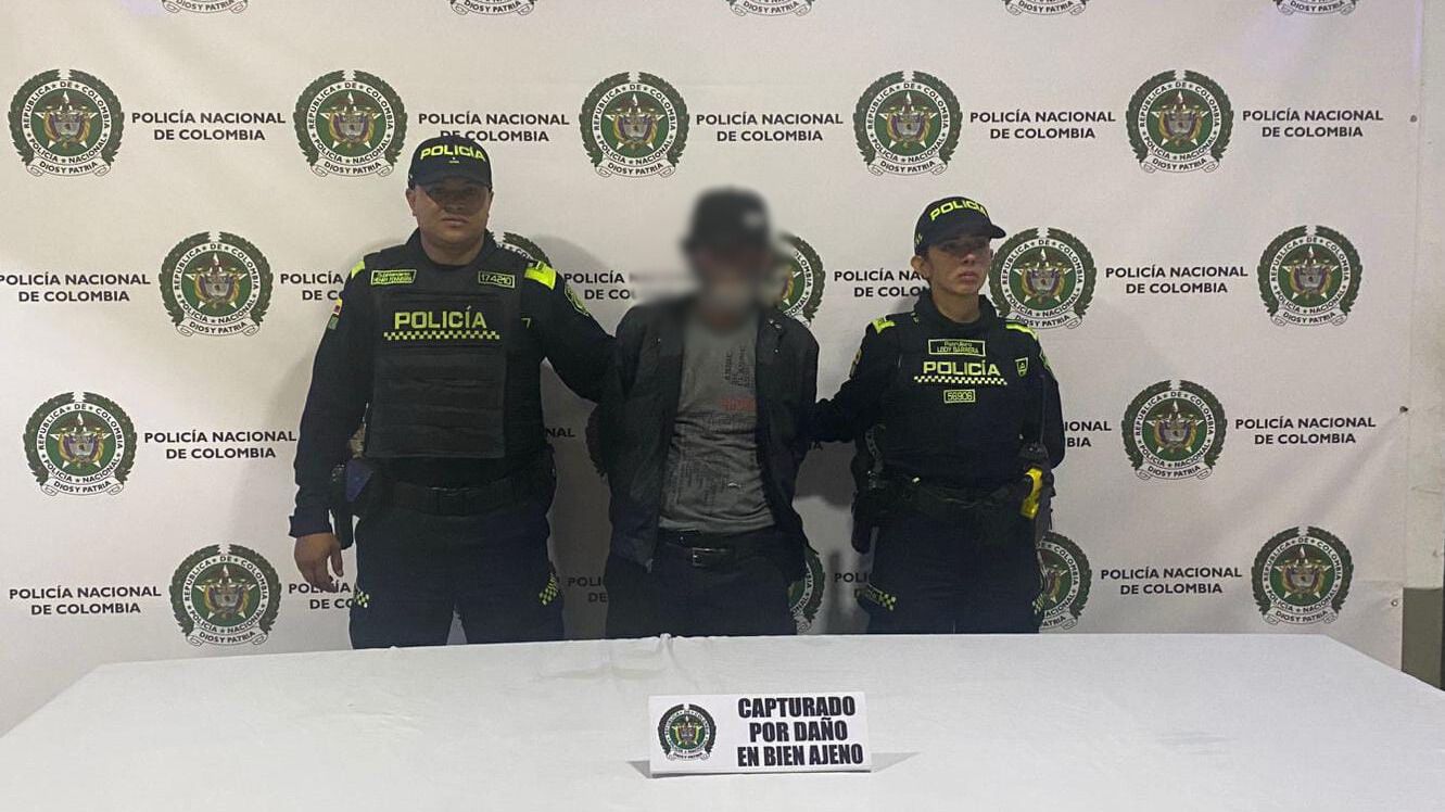 Les prendió fuego a cuatro viviendas con personas adentro en Medellín