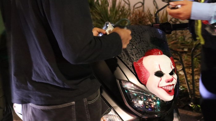 Controles de autoridades en Halloween en Medellín