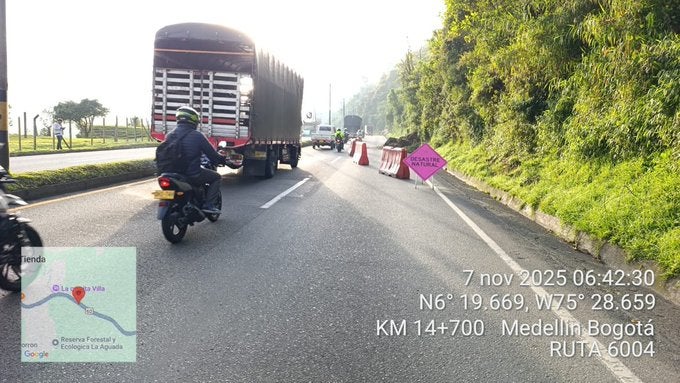Reabren la vía Medellín - Bogotá