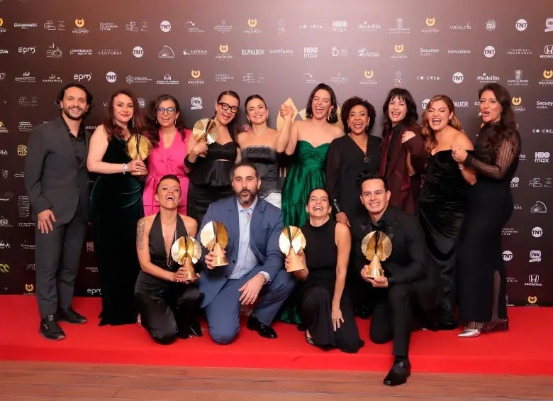 ¡Noche de gala en “la eterna primavera”! el cine nacional honró su talento en los primeros Premios Macondo celebrados en Medellín