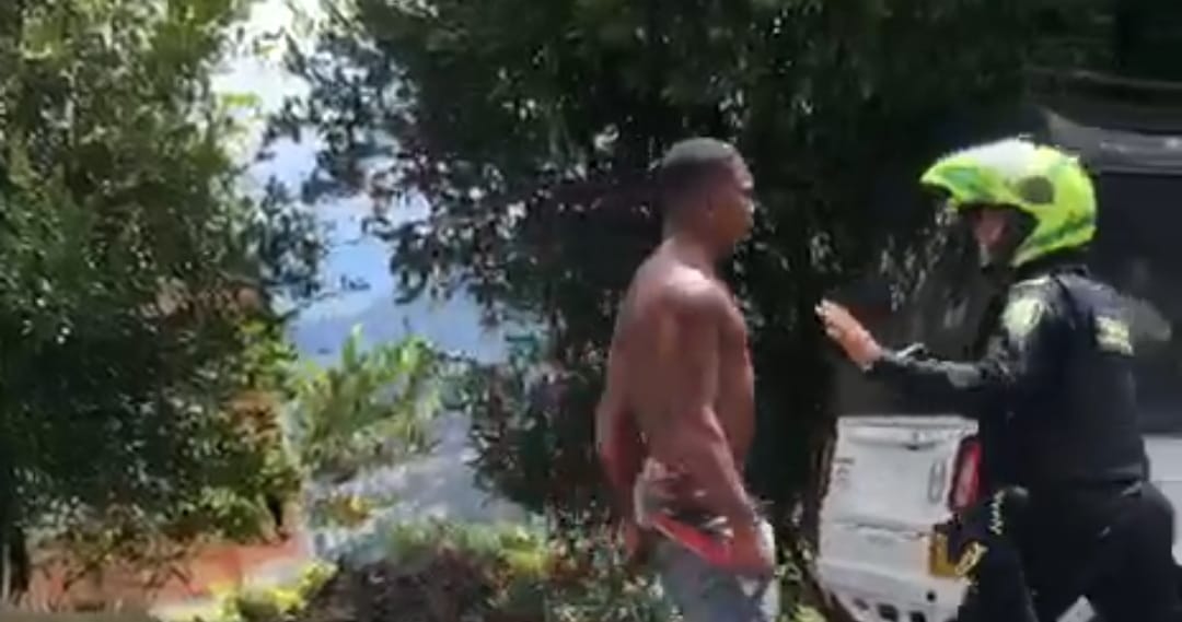 Una persona murió al enfrentarse con la policía en Medellín