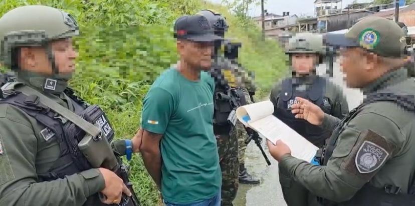 Cae alias “Kike”, el más buscado del chocó, que amenazaba a comerciantes con explotar sus locales si no pagaban las vacunas