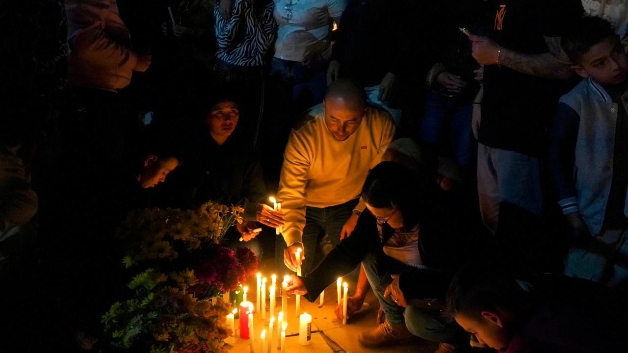 El Carmen de Viboral dice "No más violencia": Multitudinaria velatón tras triple homicidio